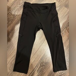 Lululemon Speed Up Crop 21” Size 8